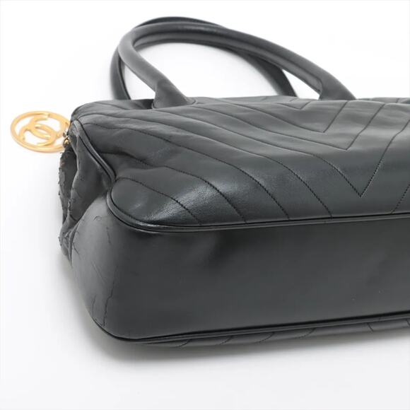 Chanel V Stitch Lambskin Handbag 1960255 - Picture 4 of 14